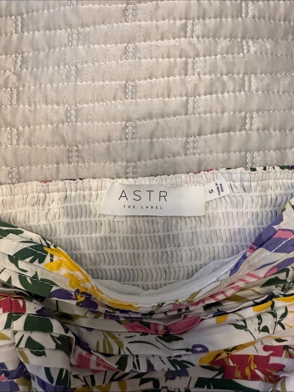 Astr Floral Puff-Sleeve Cropped Top — White, Yellow, Pink, Purple, Green - Picture 2 of 3